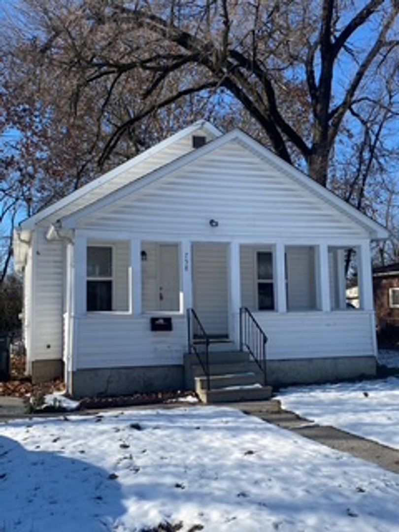 Cahokia Heights House: 758 Mildred Ave