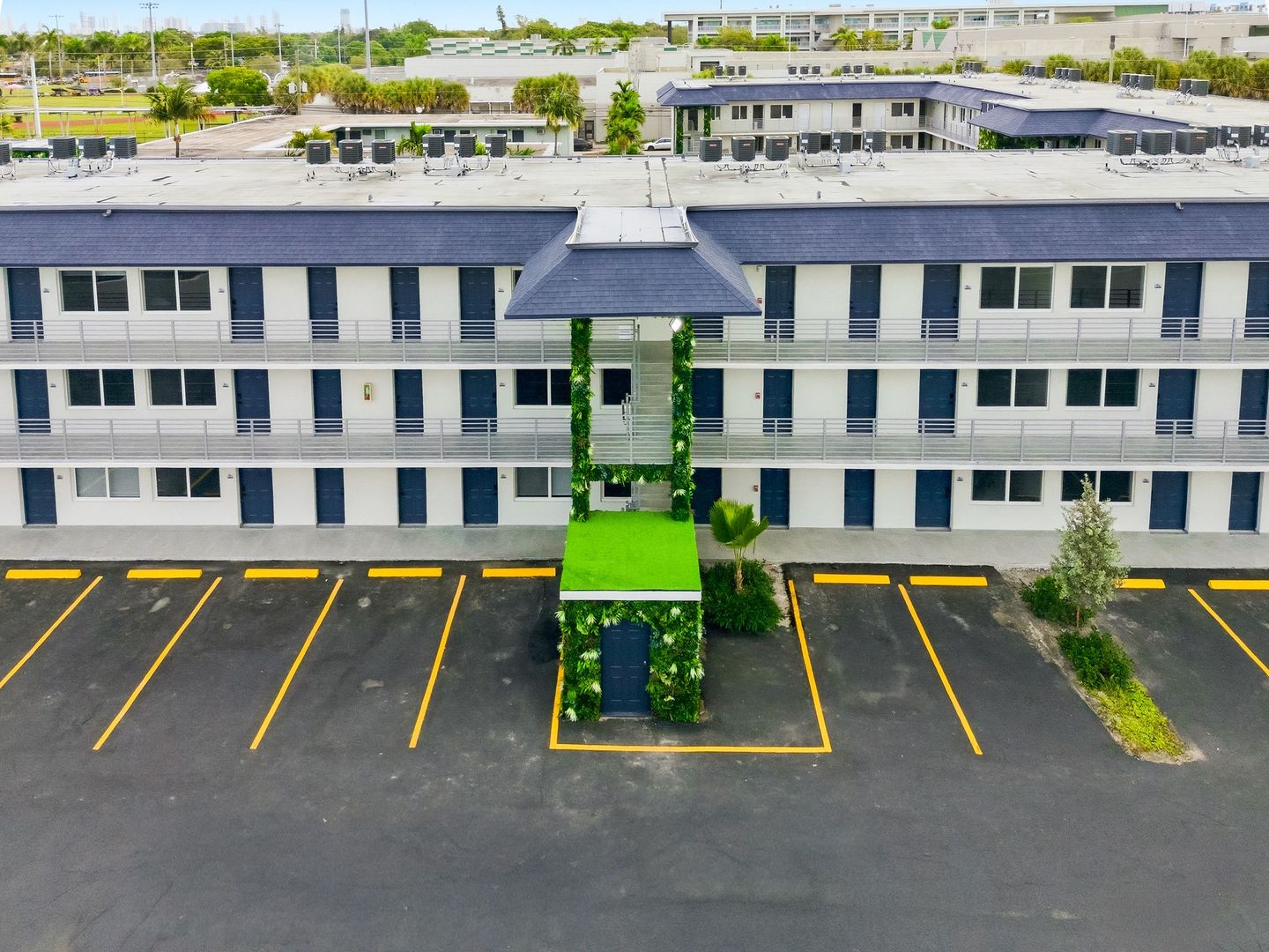 North Miami Apartment: 13200 NE 7th Ave