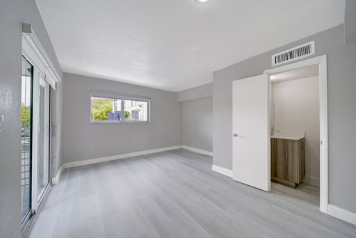 Modern Renovated Unit in North Miami! – photo 1