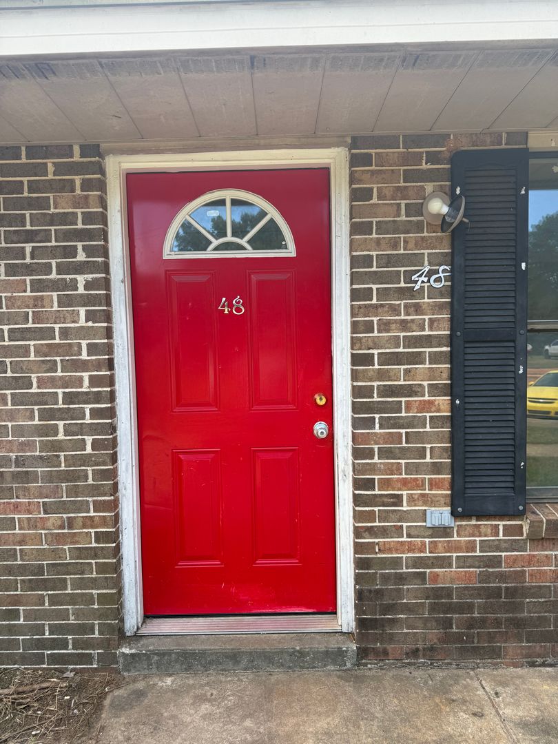 Daleville Apartment: 715 Hwy 84 E