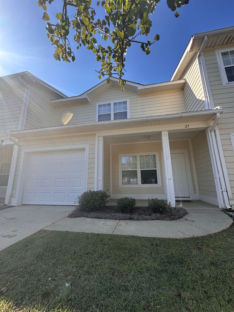 Enterprise Townhome: 27 Courtyard Way