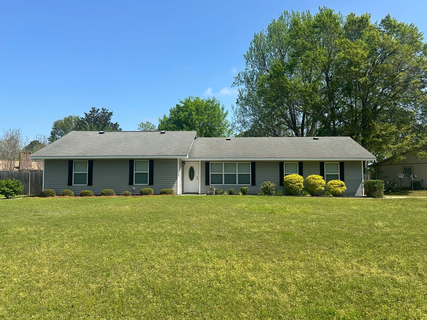Enterprise House: 403 Grandpine