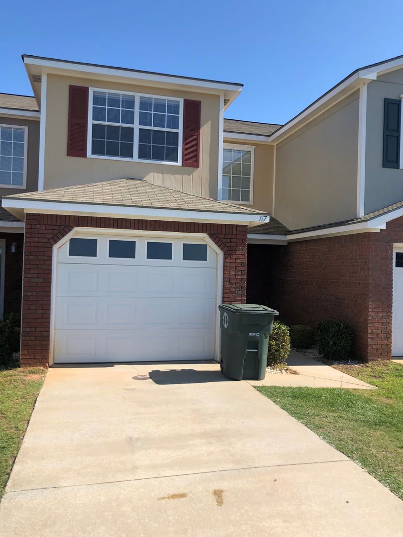 Enterprise Townhome: 117 Wakefield Way