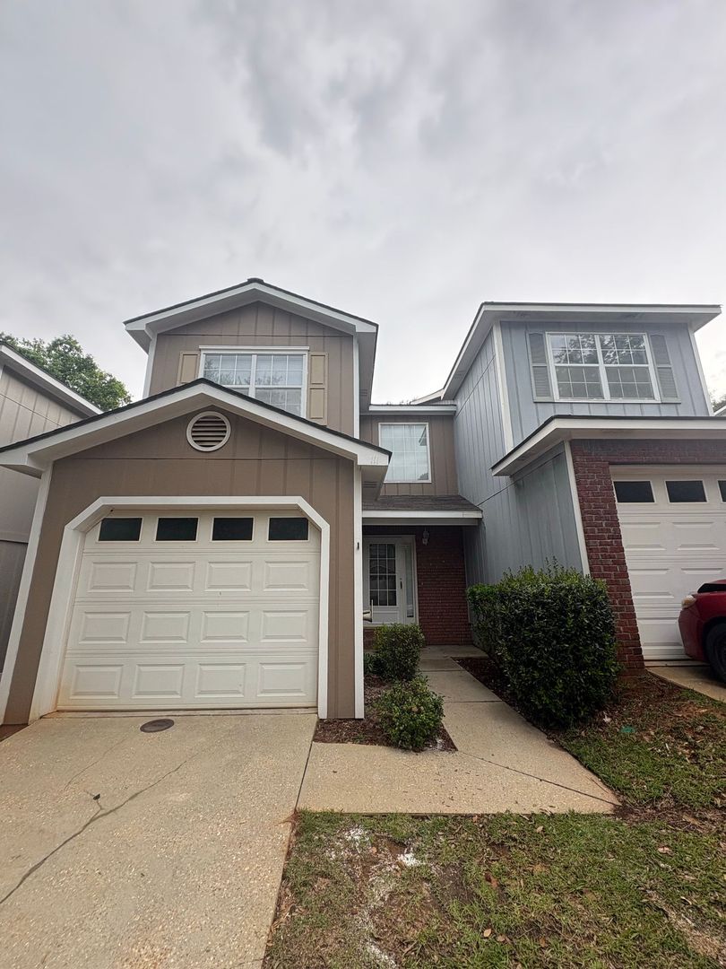 Enterprise Townhome: 111 Woodrun Drive