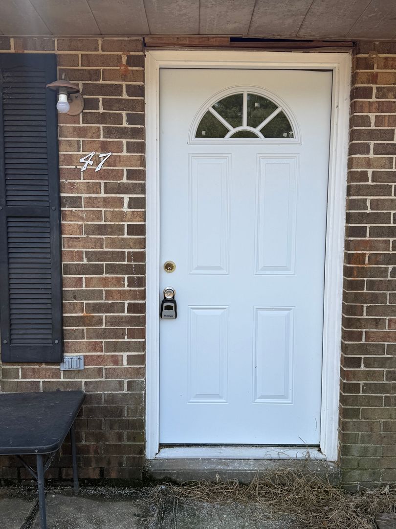 Daleville Apartment: 715 Hwy 84 E