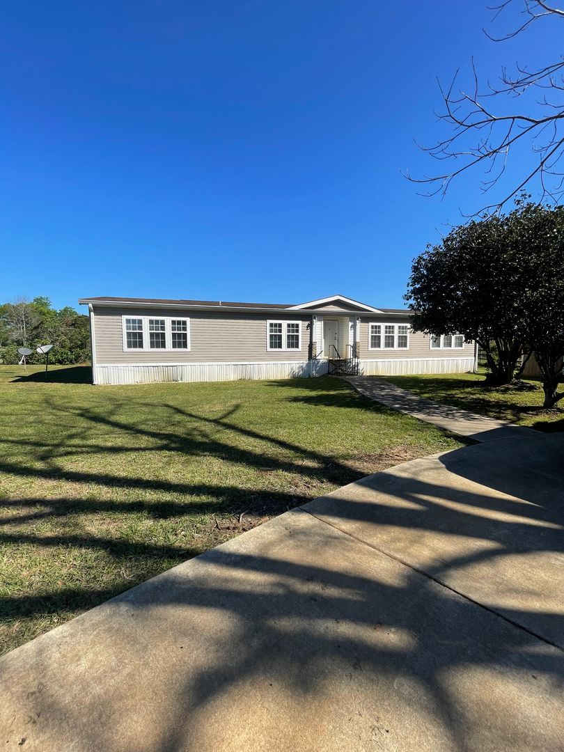 Newton House: 271 Bonner Road