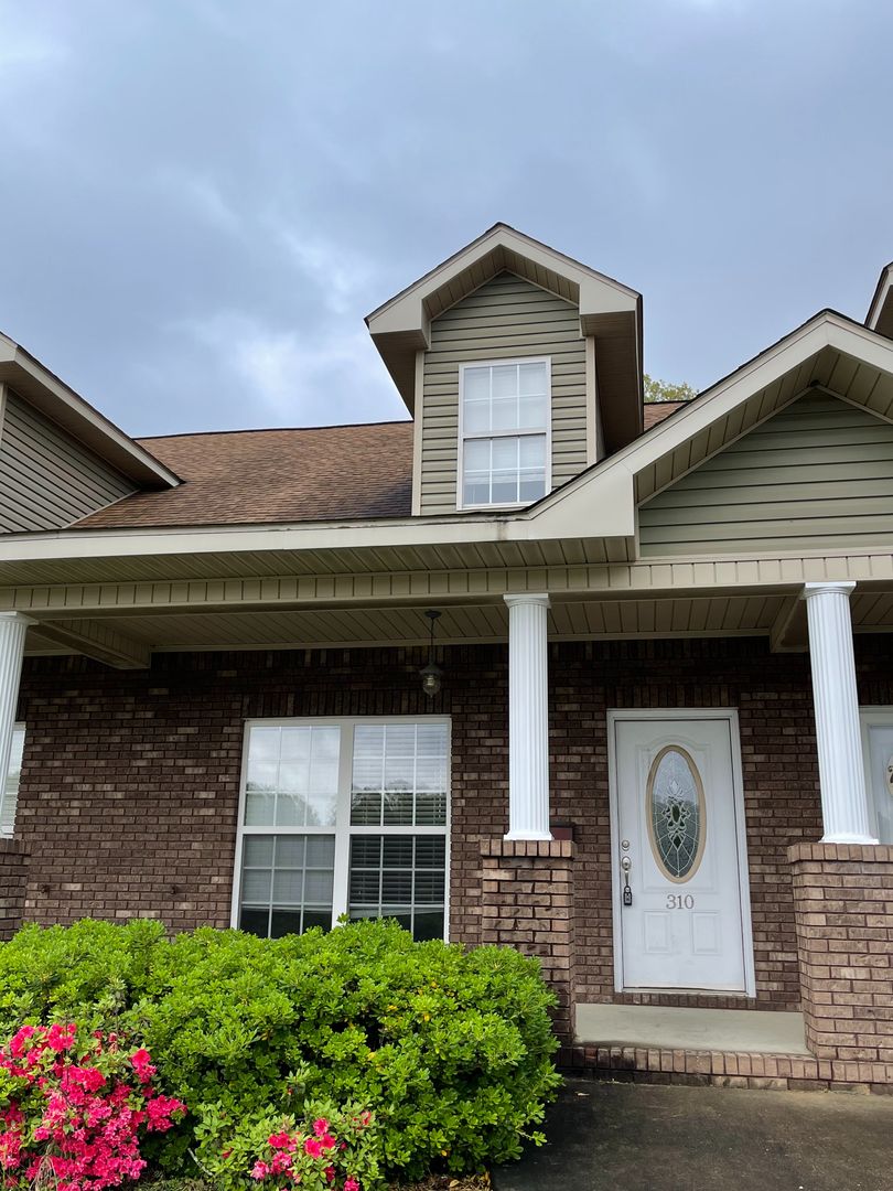 Ozark Townhome: 310 Stratford Dr