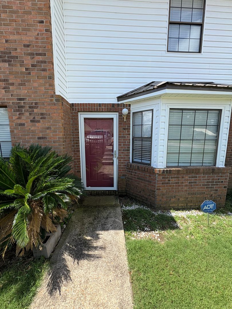 Daleville Townhome: 224 Edith