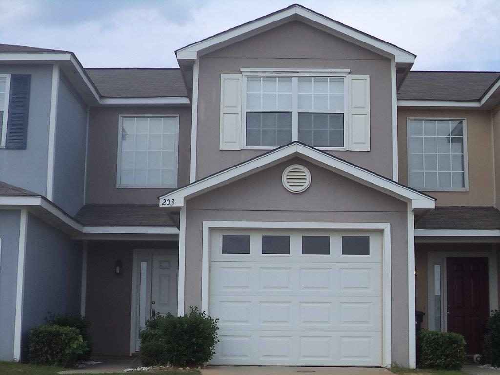 Enterprise Townhome: 203 Winthrope Lane