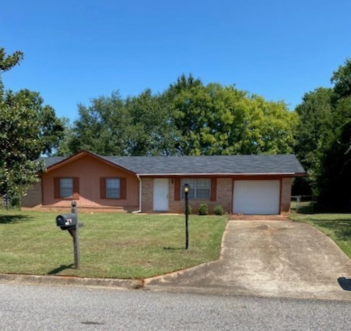 Enterprise House: 702 Springdale Dr