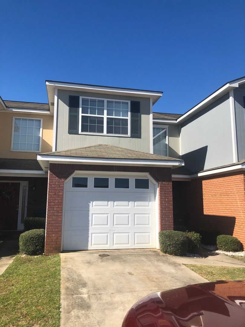 Enterprise Townhome: 121 Concord Avenue