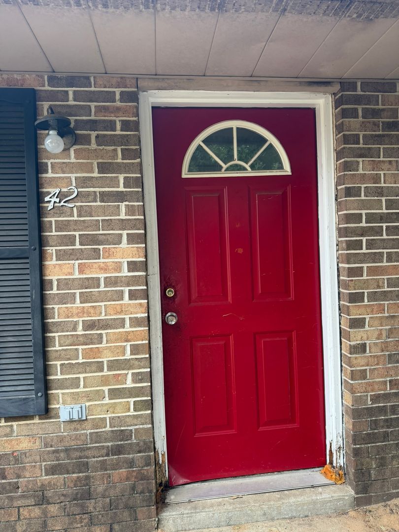 Daleville Apartment: 715 Hwy 84 E