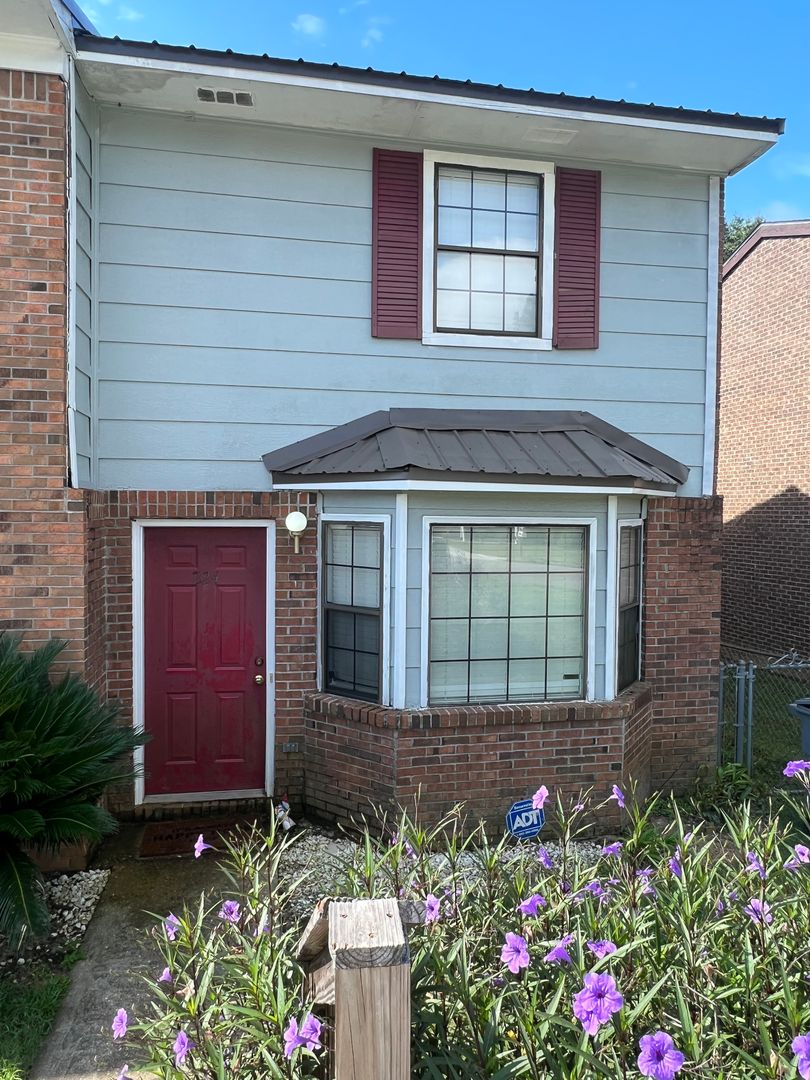 Daleville Townhome: 224 Edith