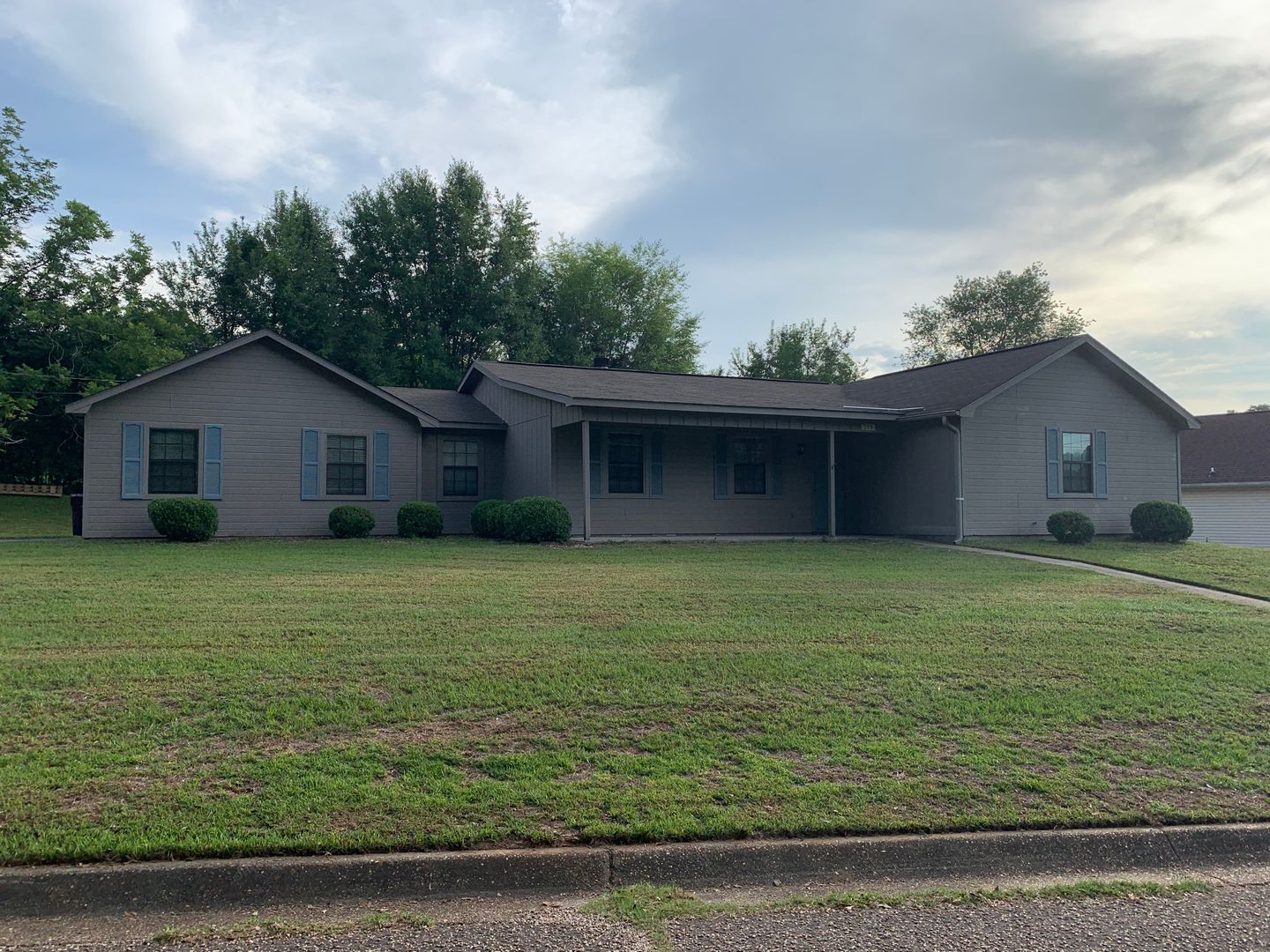 Enterprise House: 219 Lakeside Drive