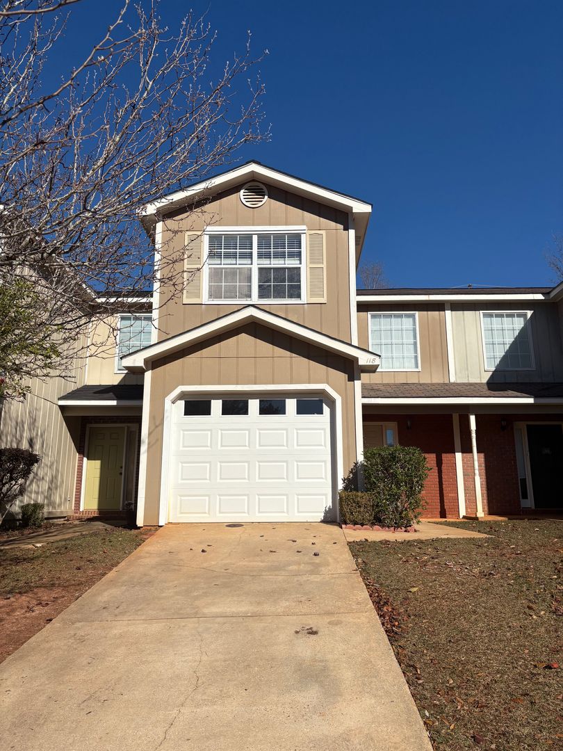 Enterprise Townhome: 118 W Briar Drive