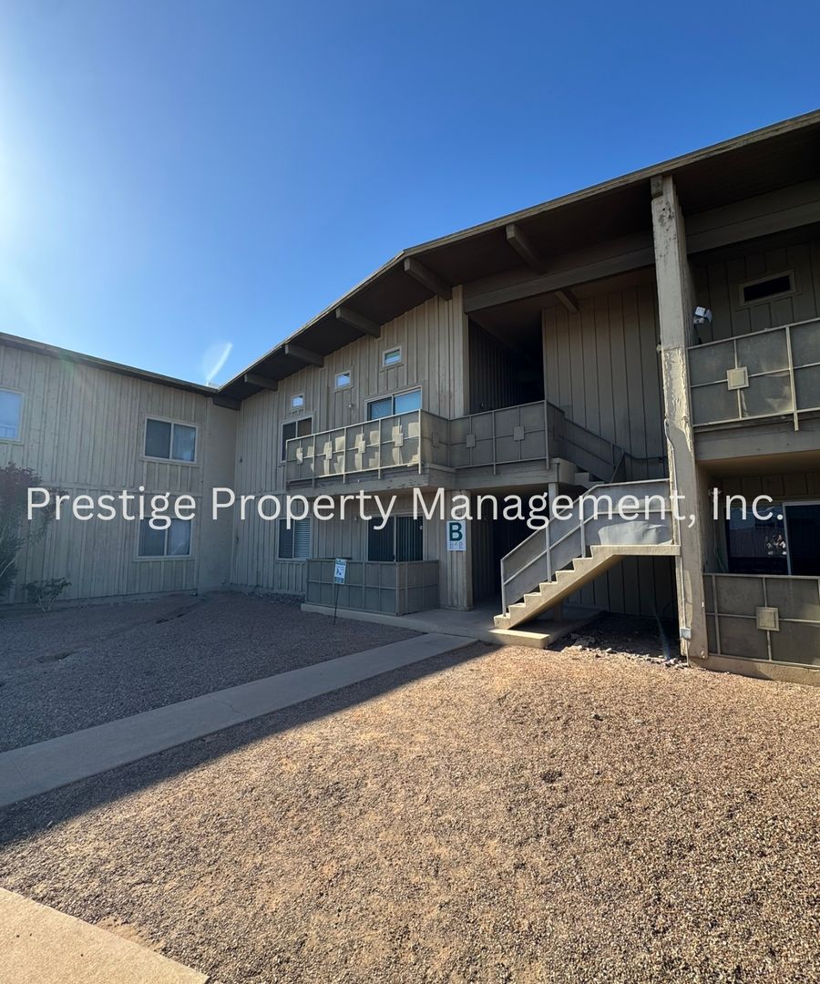 Tucson House: 2525 N Alvernon Way #B4