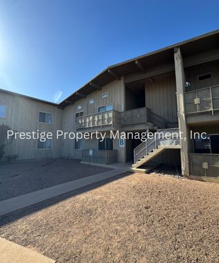 >>Central Gem With Community Pool – photo 1
