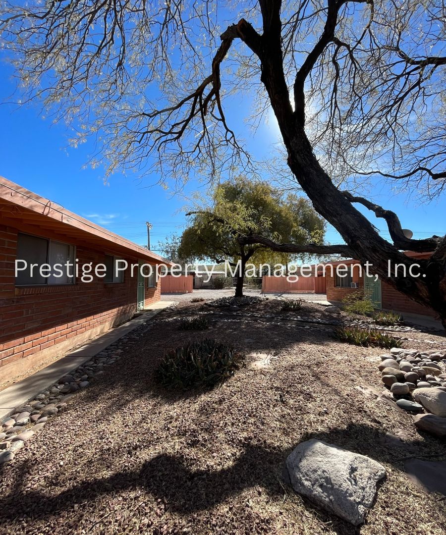 Tucson Apartment: 802, 804, 810, 812 E Holaway Dr