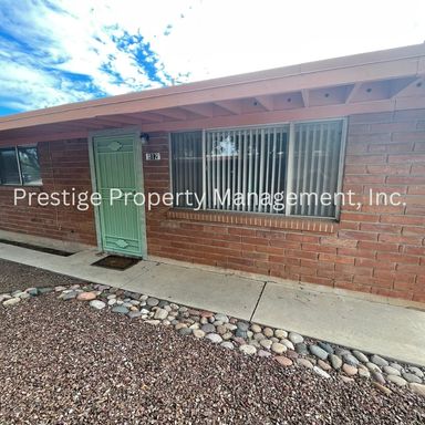 Cute Central Duplex With A Yard! – photo 1