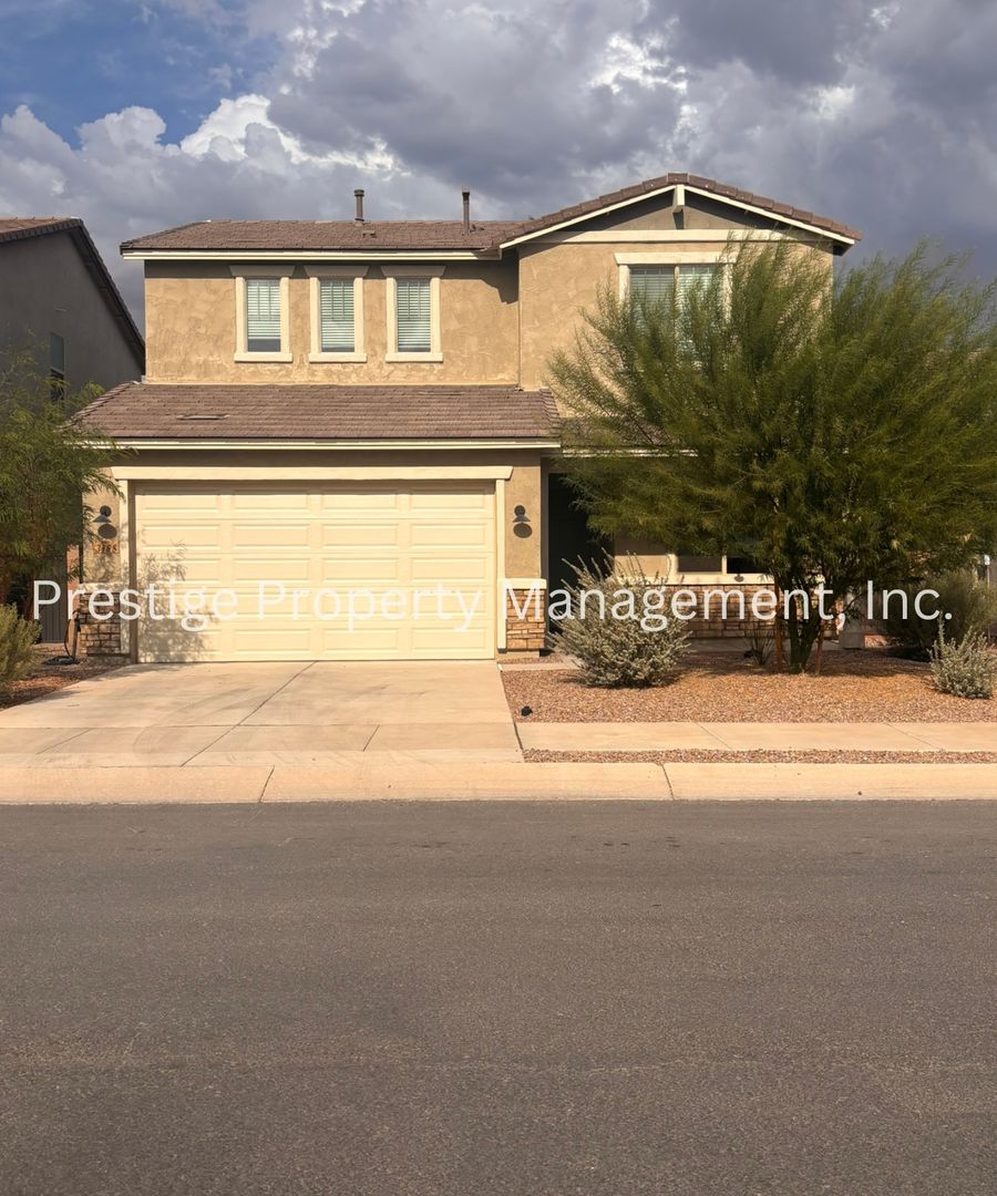 Tucson House: 3168 N Dales Crossing Dr