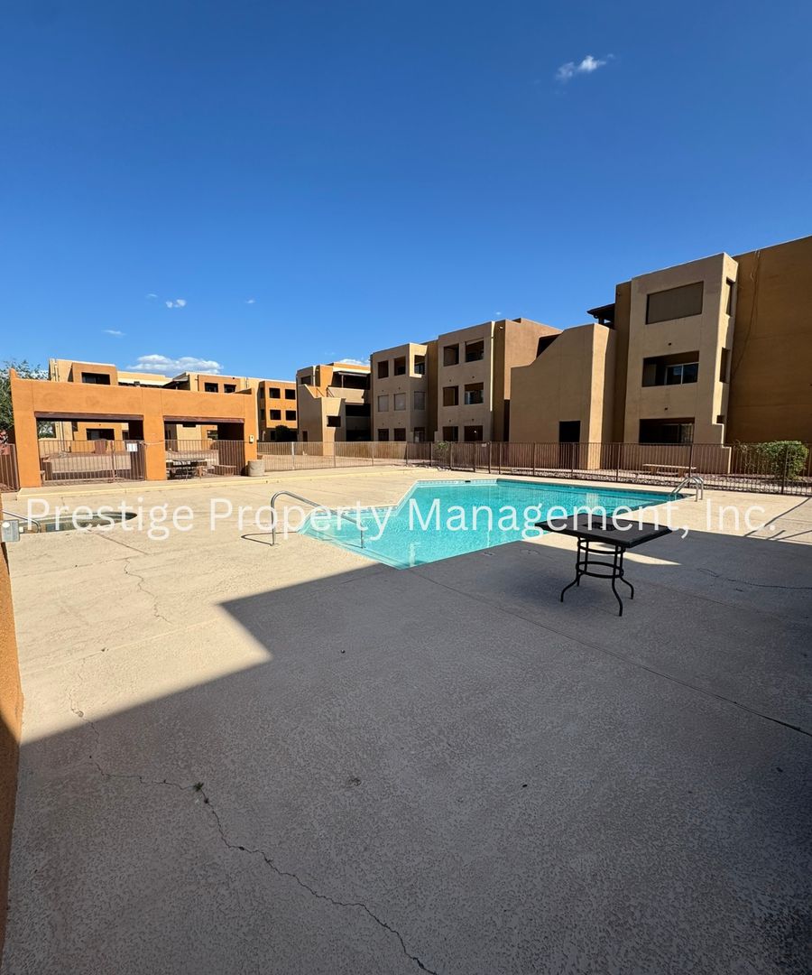 Tucson House: 1810 S Blacklidge Dr #118
