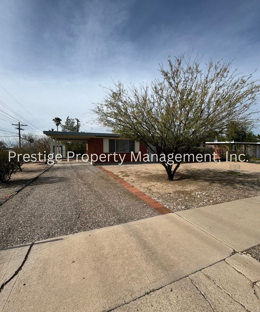 Tucson House: 2801 N. Magnolia Ave