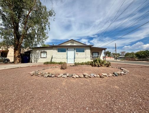 Central Home With Large Fenced Yard! – photo 1