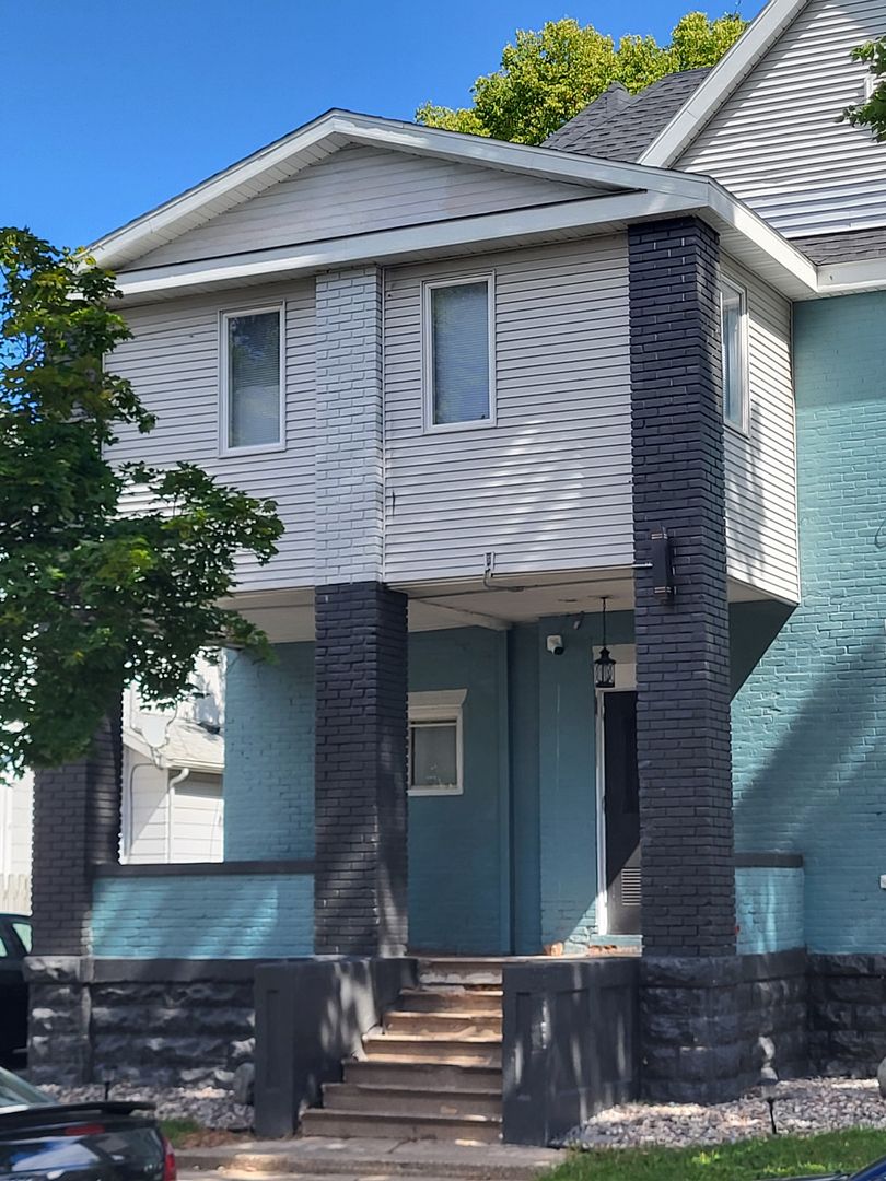 La Crosse Apartment: 801 Cass Street