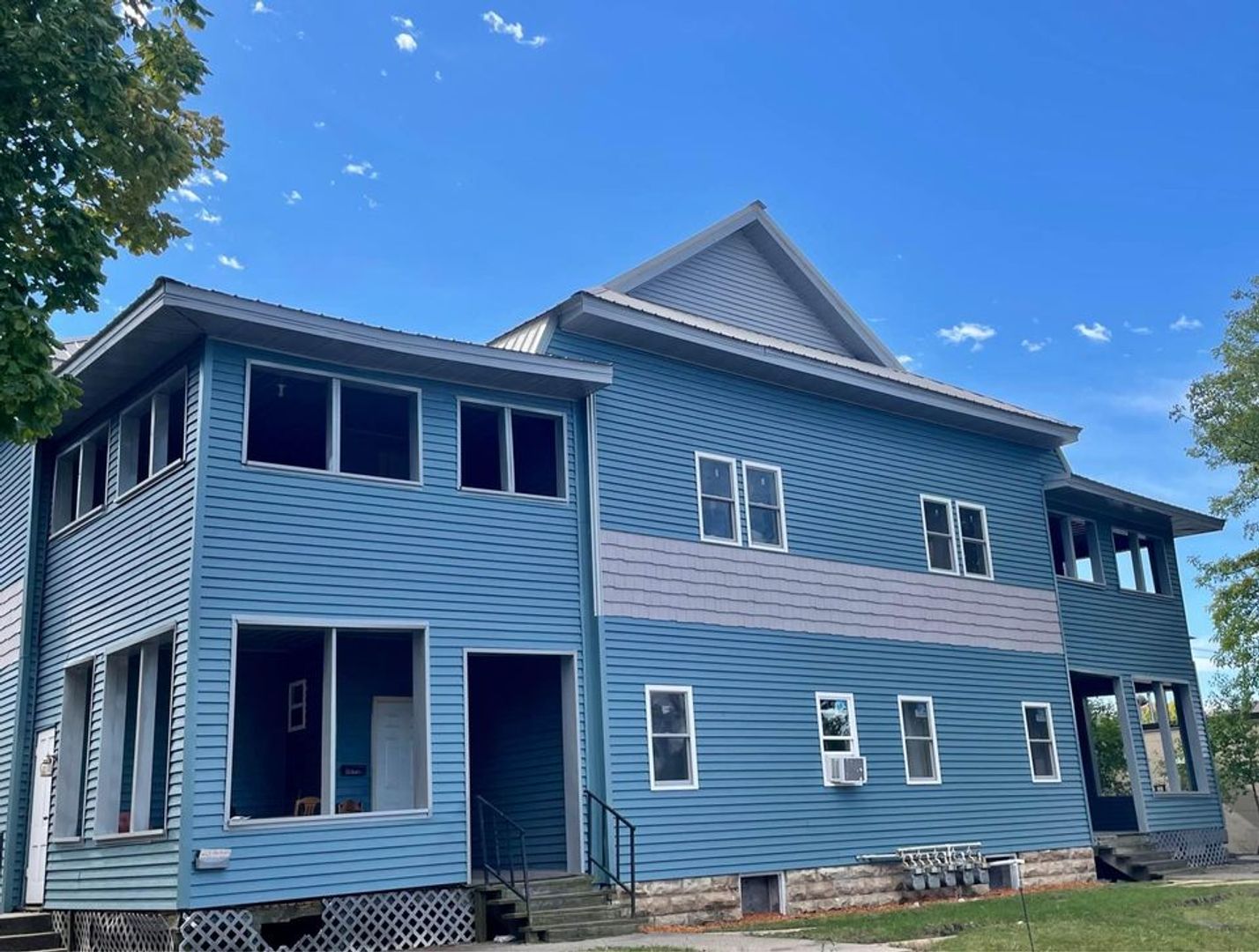 La Crosse Apartment: 1208 State Street