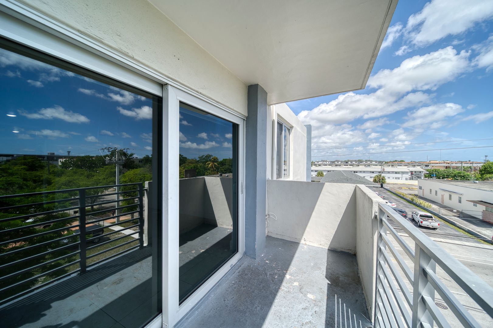 North Miami Apartment: Prestige Village