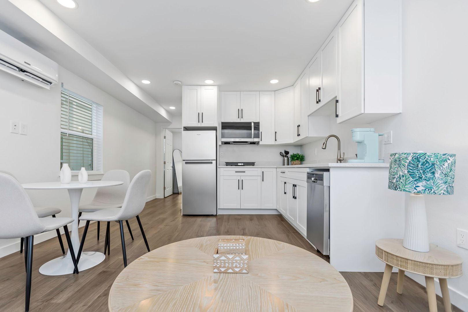 Saint Petersburg Apartment: 158 17th Ave SE