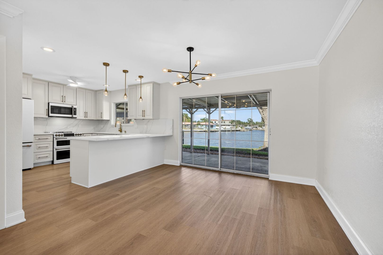 St. Petersburg Townhome: 6497 Cape Hatteras Way NE #3