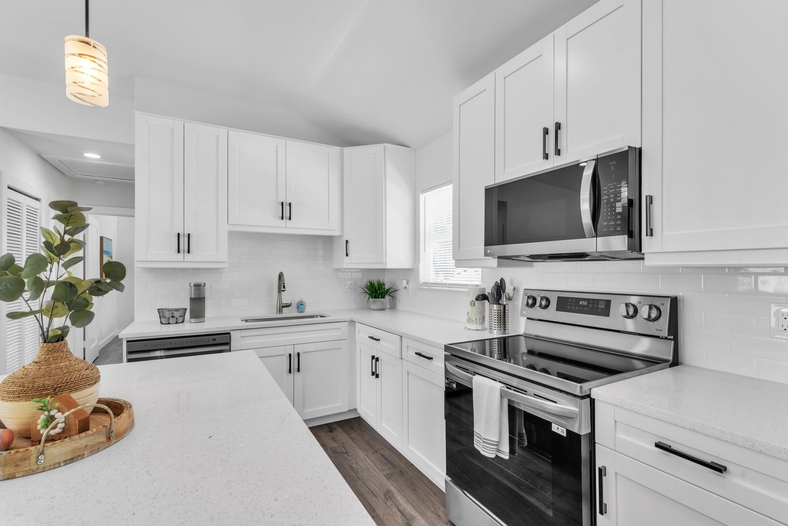 Safety Harbor House: 104 11th Ave S
