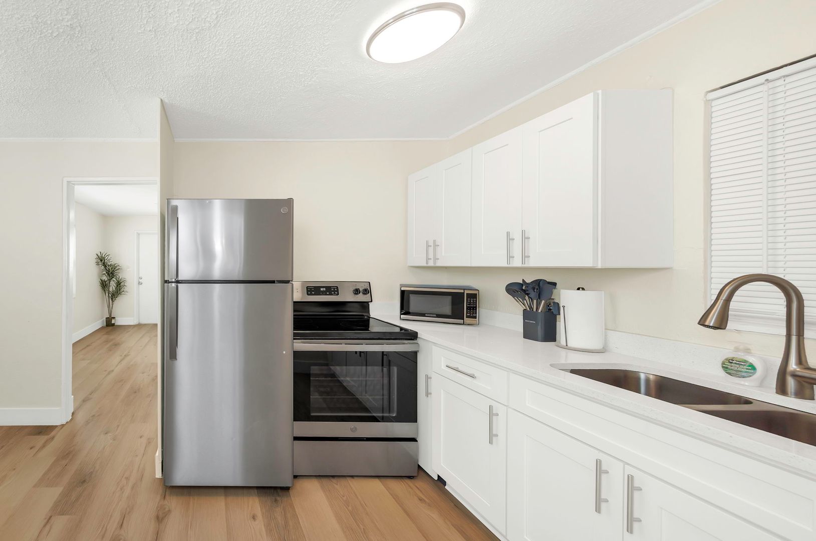 Dunedin Apartment: 416 Skinner Blvd