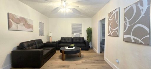 *MOVE IN SEP 1ST 2026 GET REST OF AUG 2026 FREE* 2-bedroom, 1-bath unit located in the heart of Downtown Dunedin. – photo 1