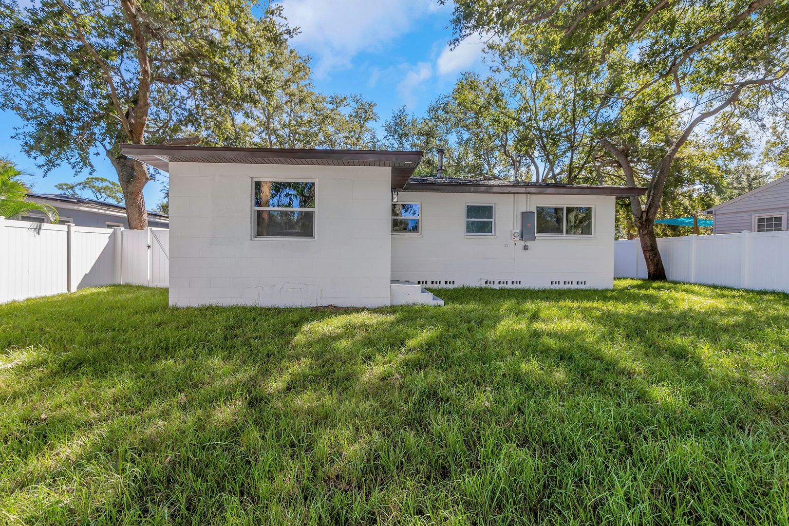 St. Petersburg House: 2710 Boca Ciega Dr N.