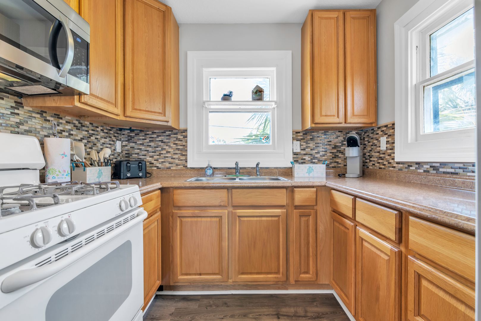 Saint Petersburg Apartment: 136 17th Ave SE