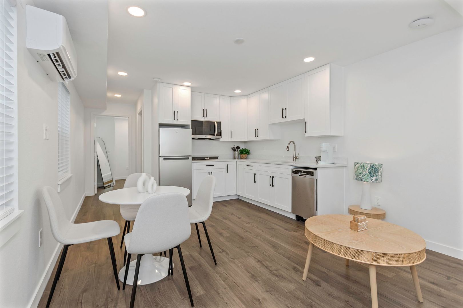 Saint Petersburg Apartment: 158 17th Ave SE