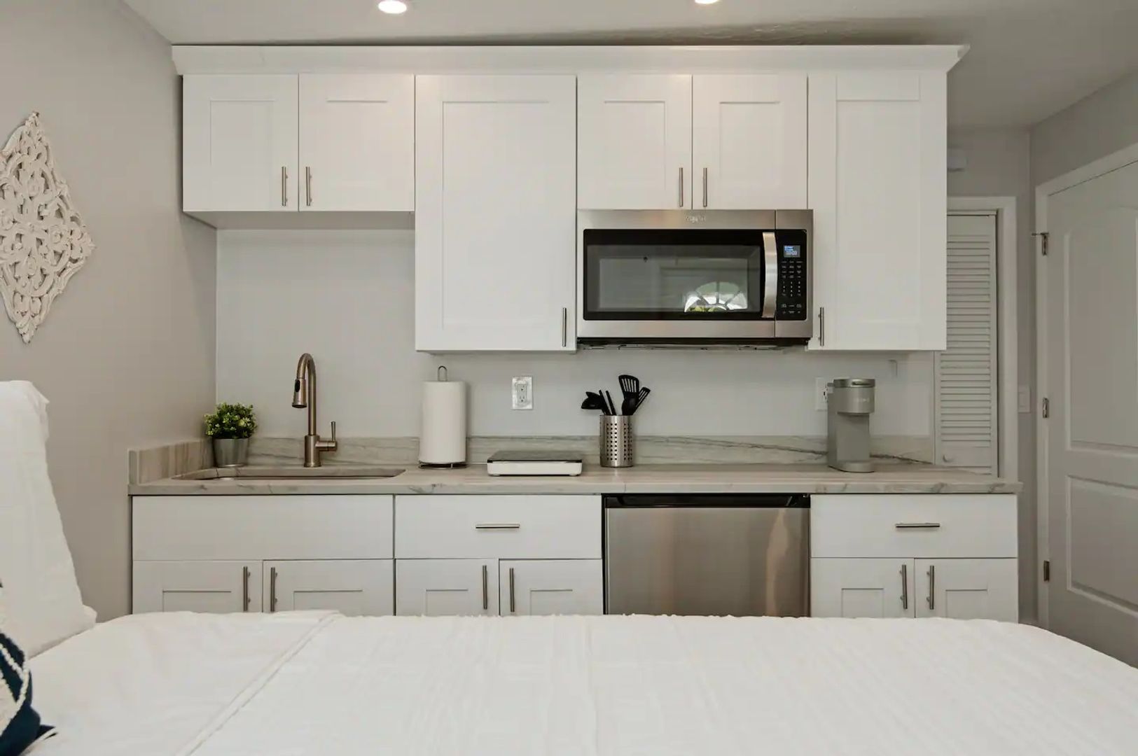 Safety Harbor Apartment: 380 3rd Street South