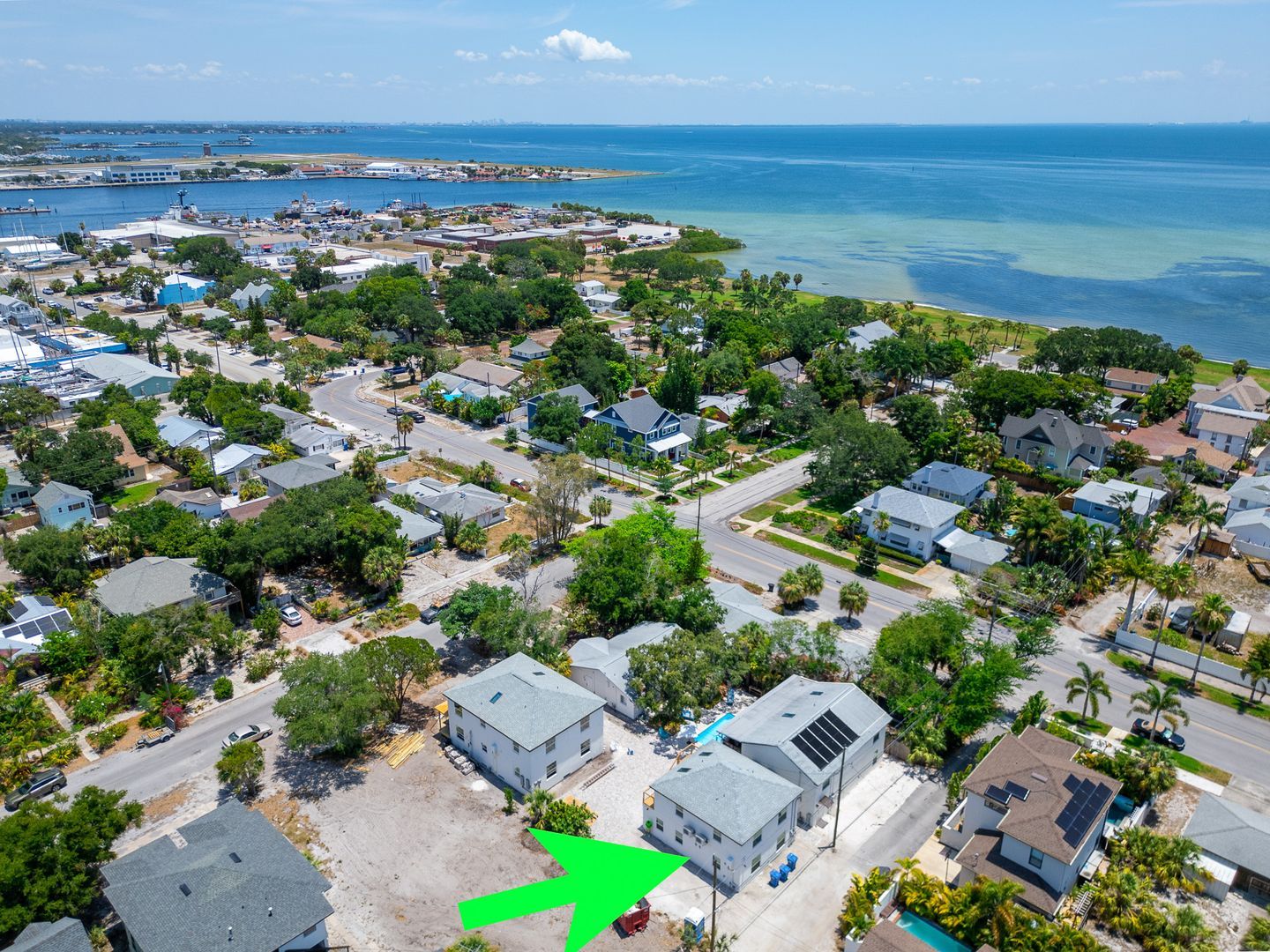 Saint Petersburg Apartment: 165 17th Ave SE