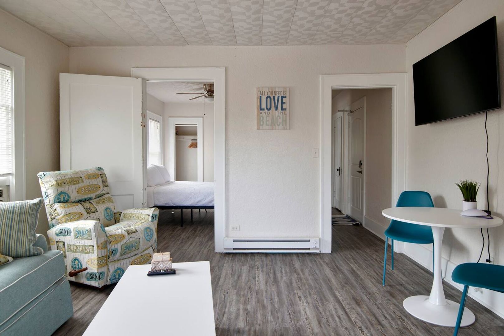 Saint Petersburg Apartment: 136 17th Ave SE