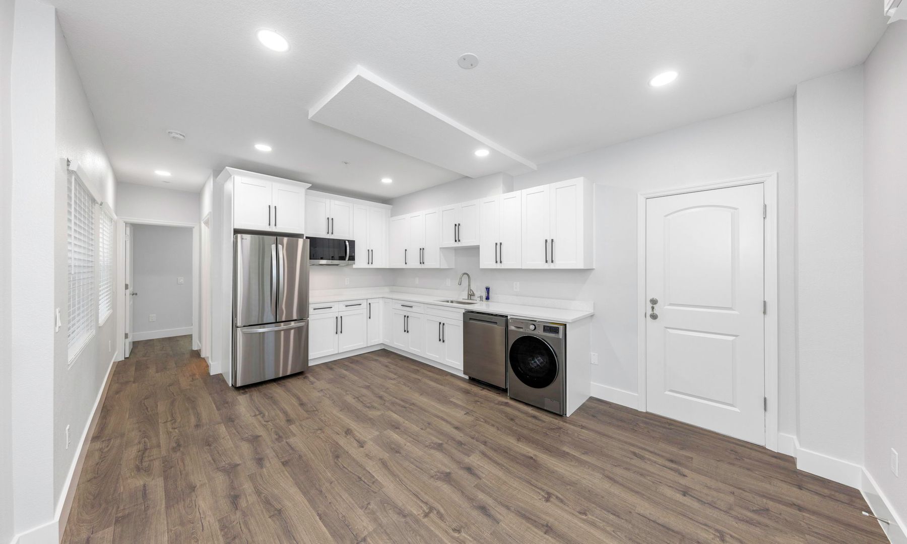 Saint Petersburg Apartment: 165 17th Ave SE