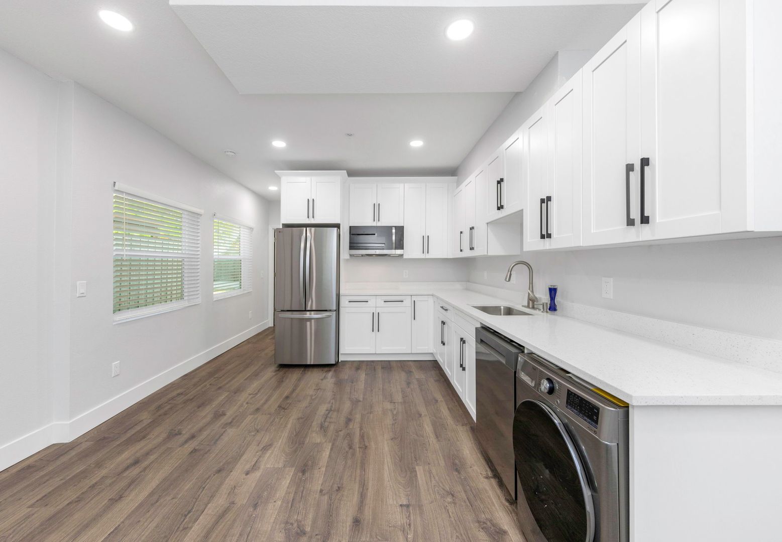 Saint Petersburg Apartment: 165 17th Ave SE