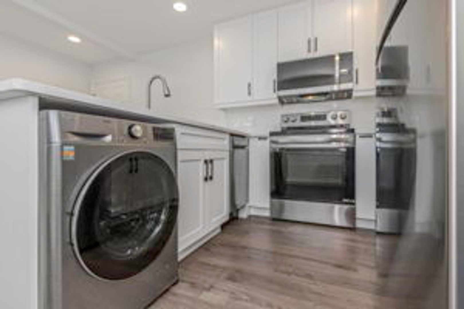 Saint Petersburg Apartment: 165 17th Ave SE
