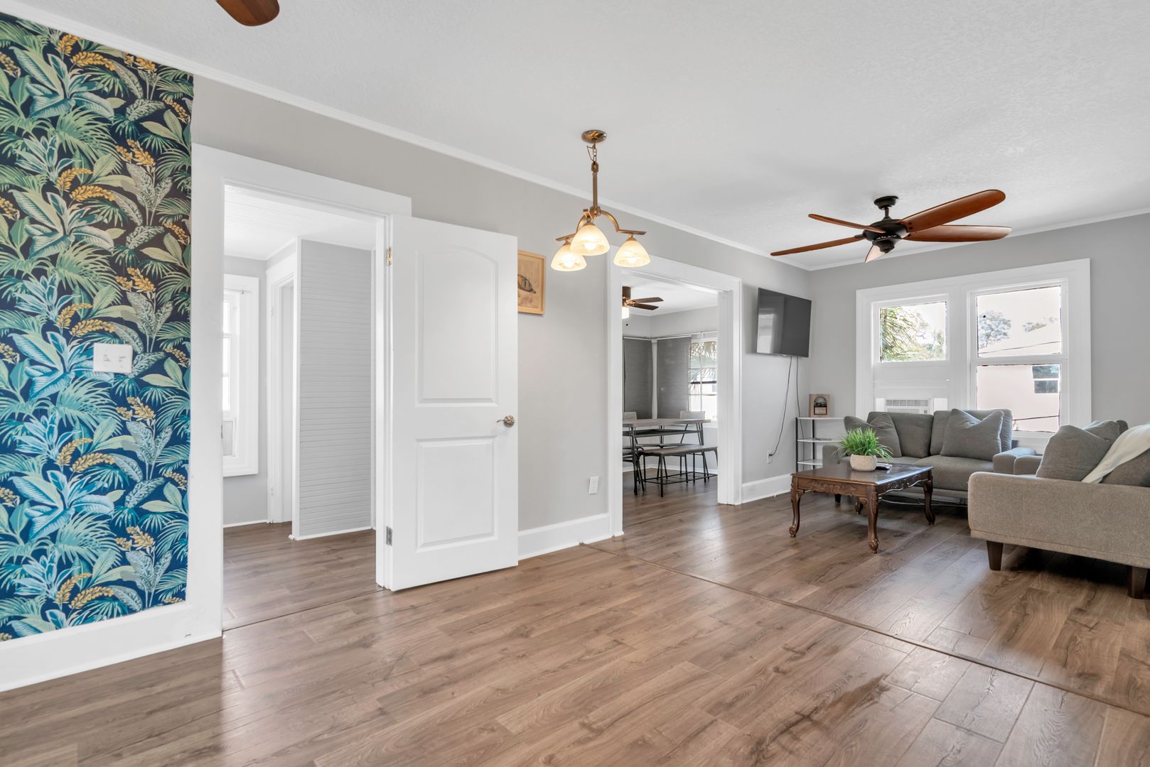 Saint Petersburg Apartment: 136 17th Ave SE