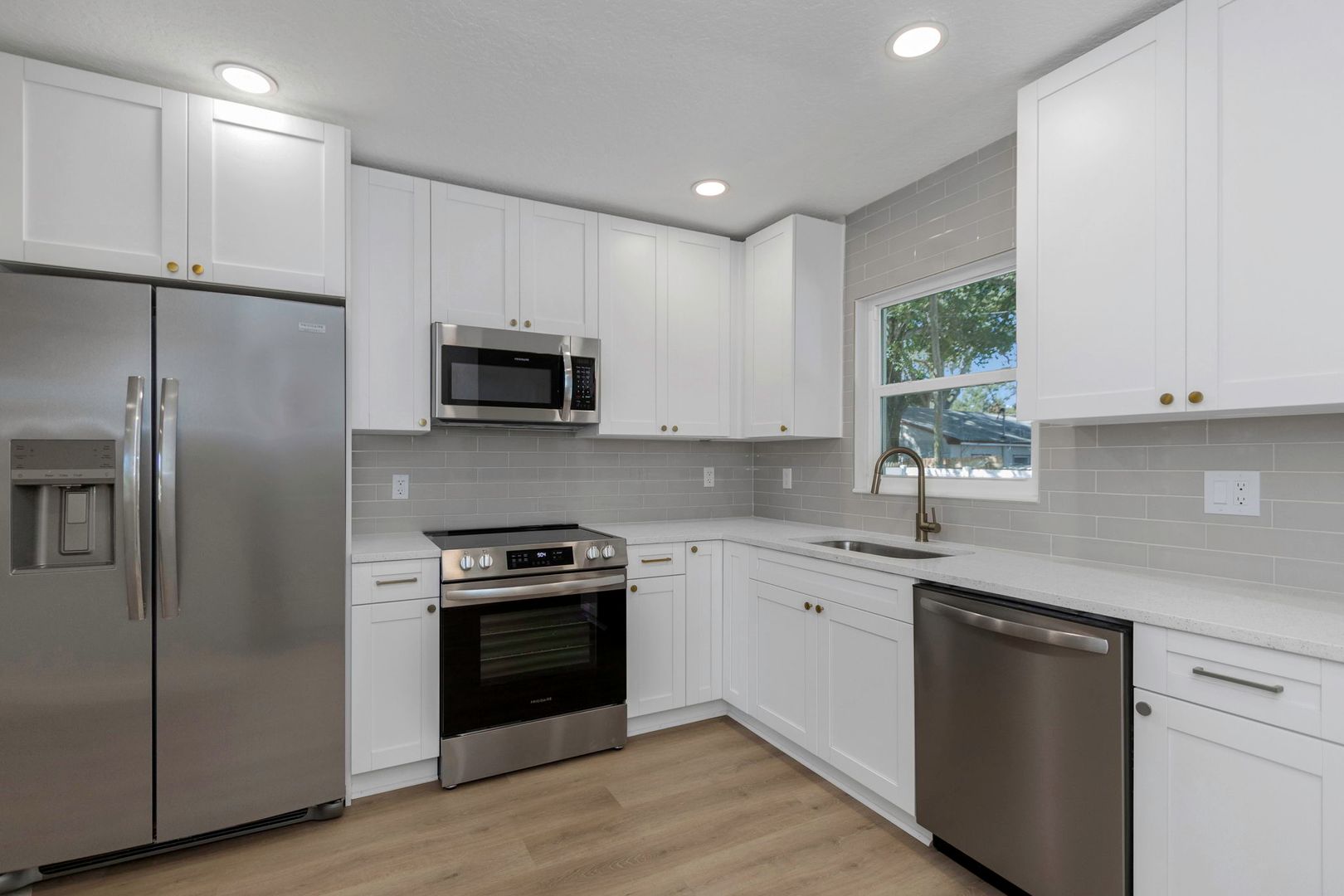 St. Petersburg House: 2710 Boca Ciega Dr N.