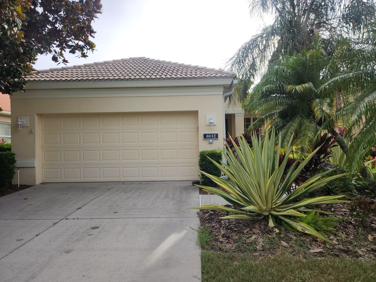 Bradenton Apartment: 6642 Tailfeather Way