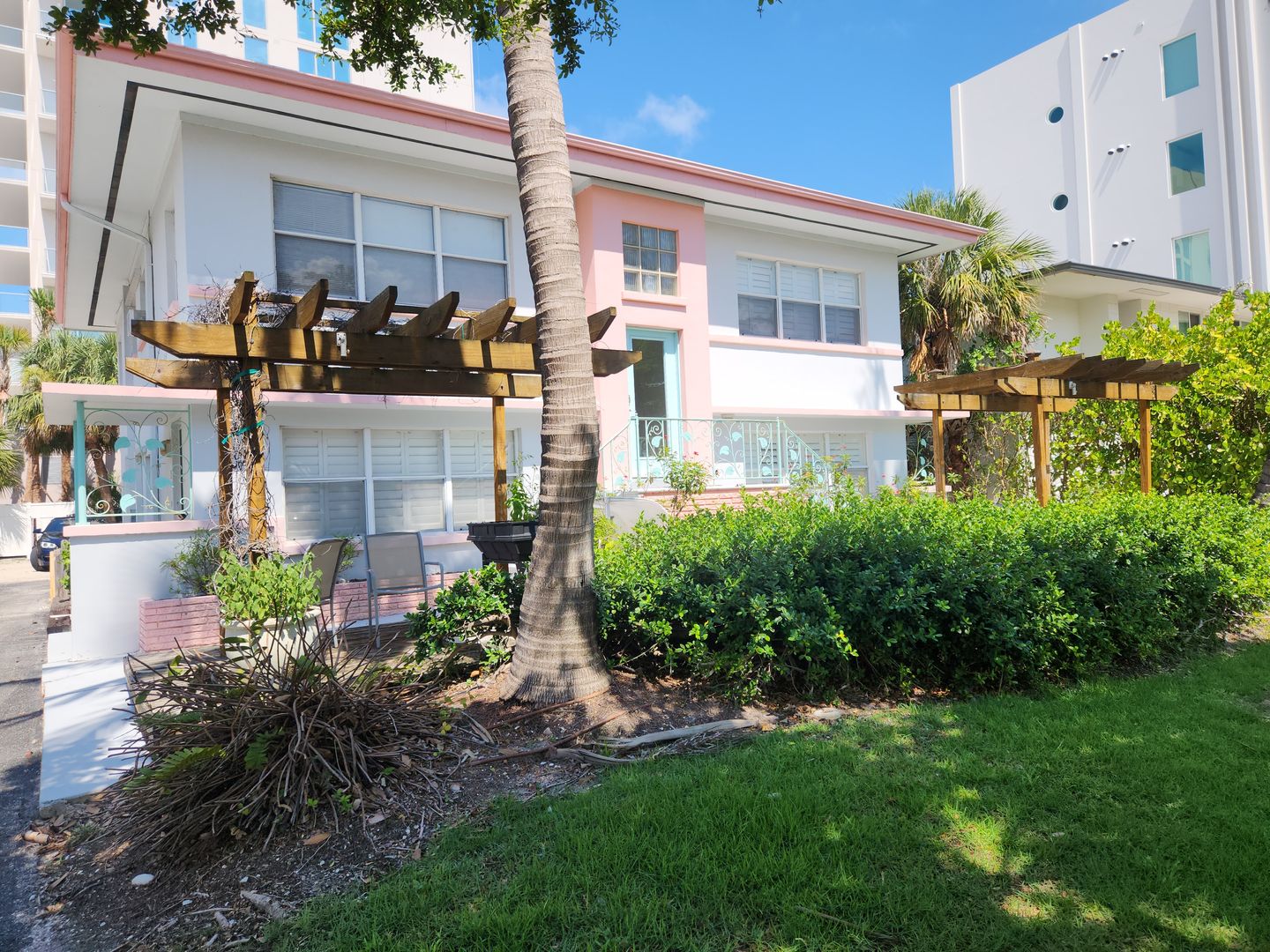 Sarasota House: 565 Golden Gate Point Unit 1