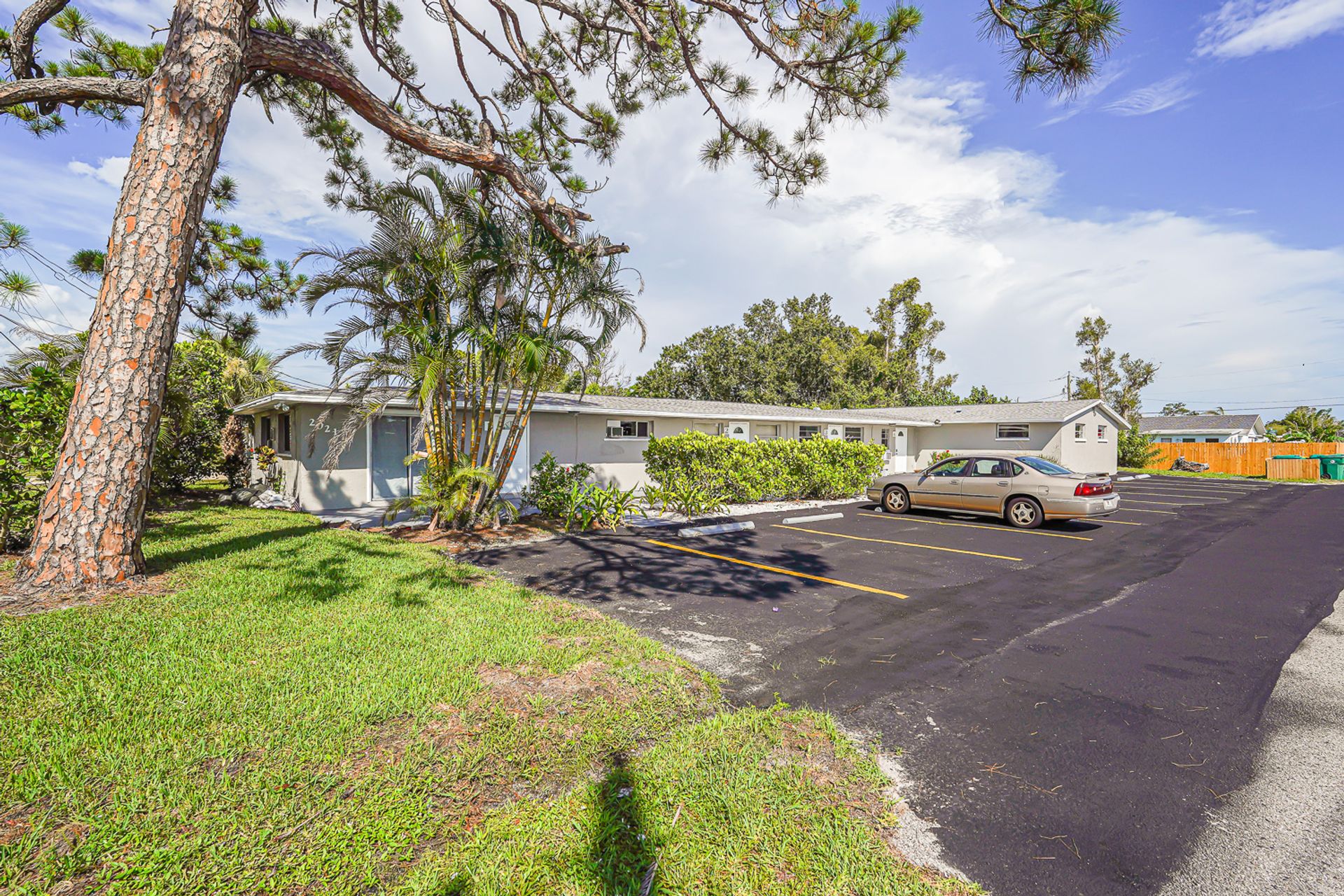 Englewood Apartment: 2021 Pennsylvania Ave - Unit #4 Efficiency