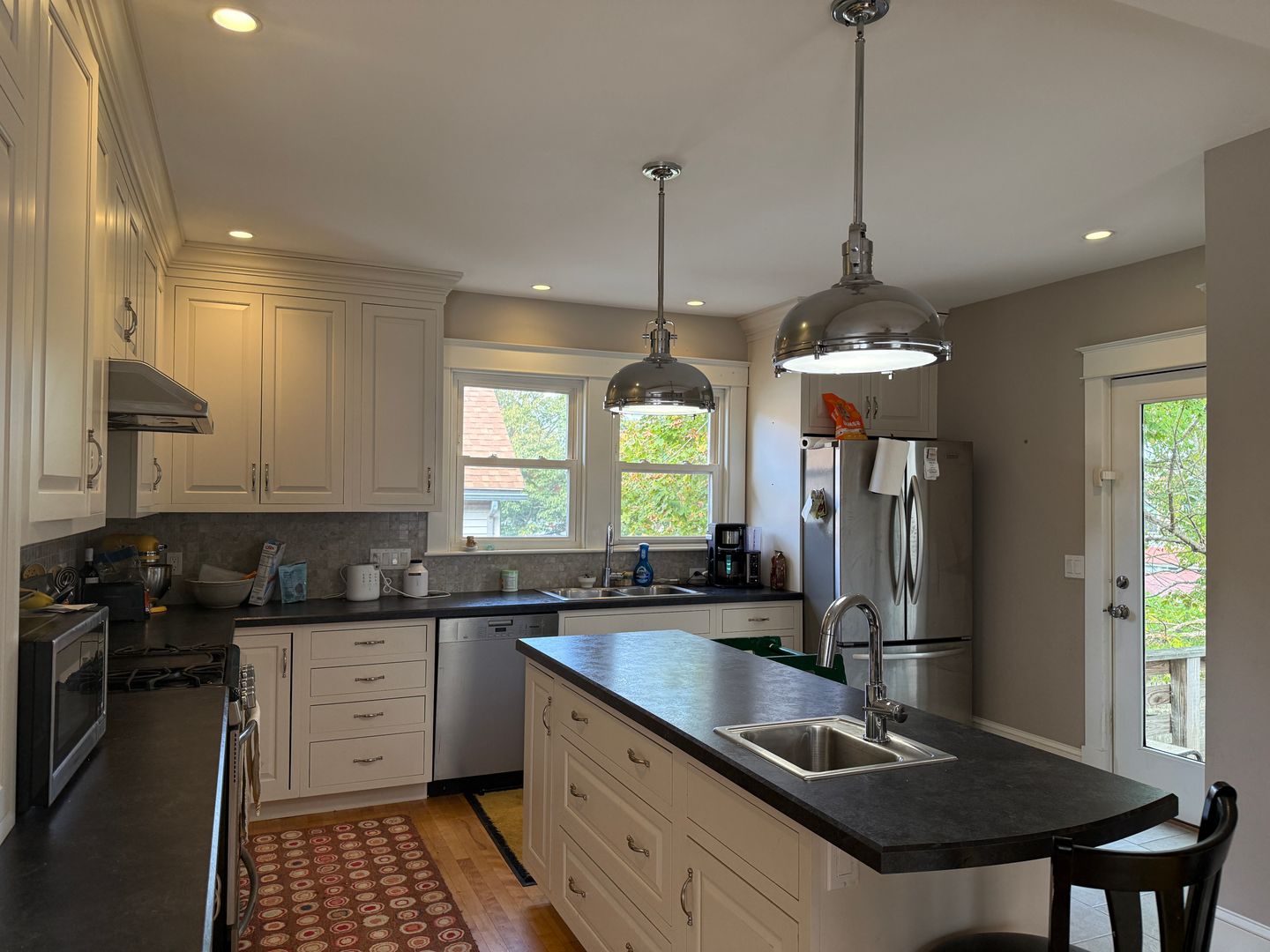 Sunny Bungalow in Willard Square